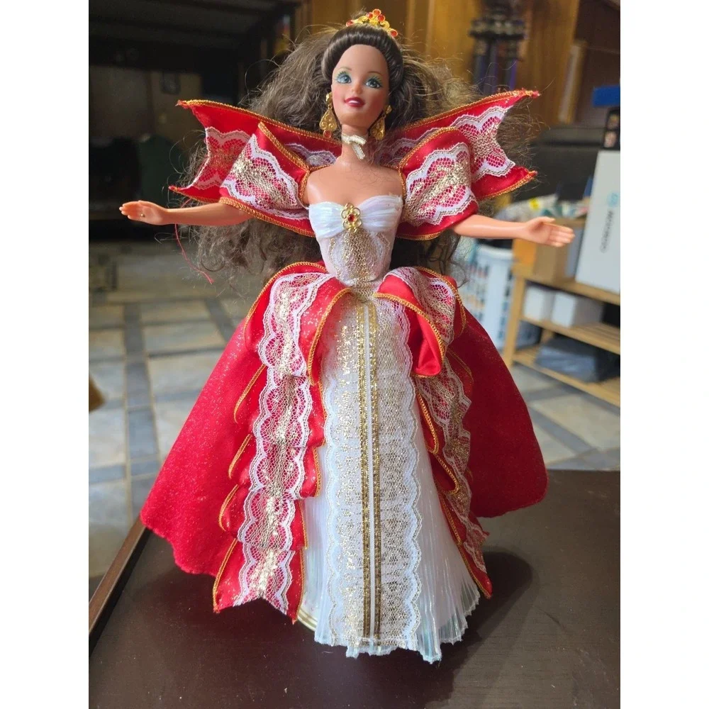 Mattel Happy Holidays Special‎ Edition Barbie 1997 with Stand